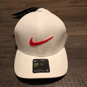 NWT UNISEX NIKE SWOOSH FLEX HAT 🧢